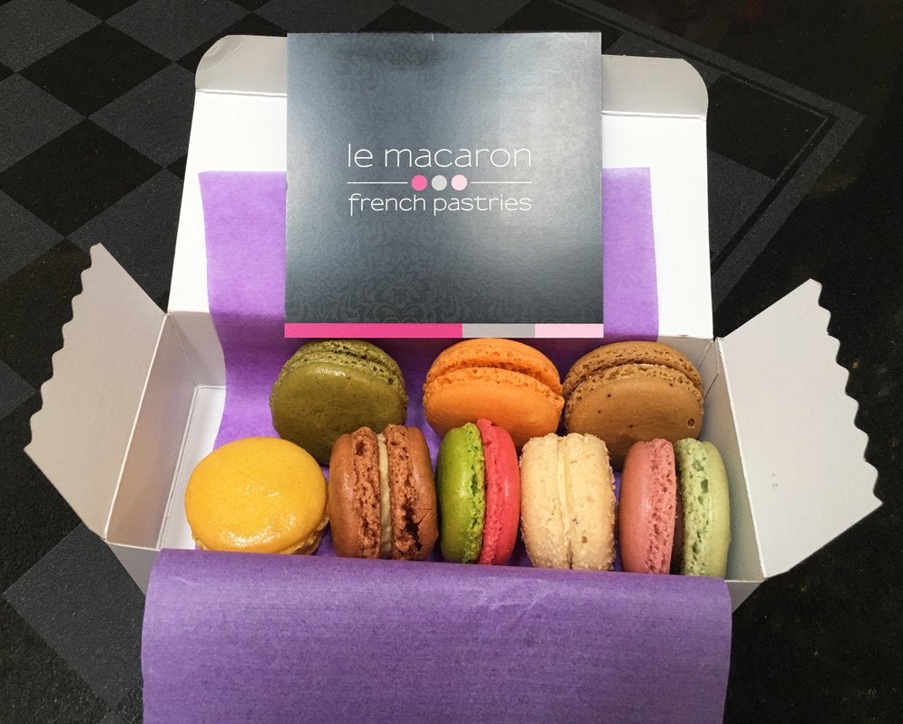 Box of 8 Macarons | Le Macaron French Pastries